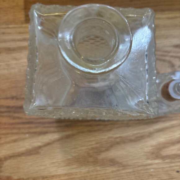Vintage clear glass diamond point decanter - Picture 4 of 6